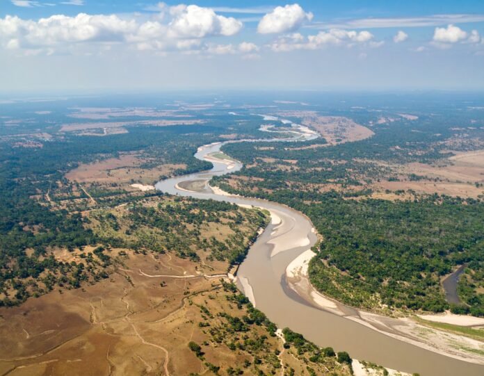 A Amazônia vive uma seca histórica. Entenda as causas, os impactos ambientais e sociais e o que a ciência prevê para os próximos meses