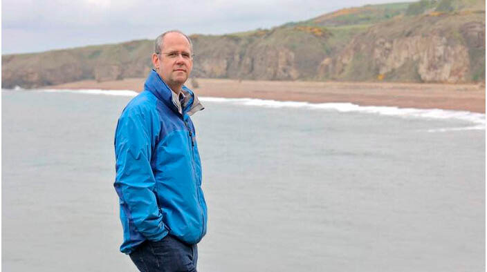 Professor Chris Stokes, da Universidade de Durham, principal autor do estudo, afirma que os esforços para limitar o aumento da temperatura global a 1,5°C, sob o Acordo Climático de Paris, podem não ser suficientes para salvar as camadas de gelo do mundo