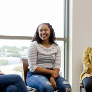 Juventude em ação: como os Town Hall COPs estão transformando o clima de baixo para cima Town