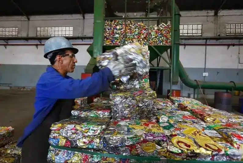 Screenshot-2025-08-15-002013 Brasil reciclou 97,3% das latinhas de alumínio em 2024