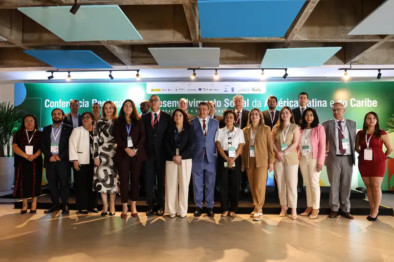 Conferência em Brasília debate pacto global para erradicar a pobreza Reprodução