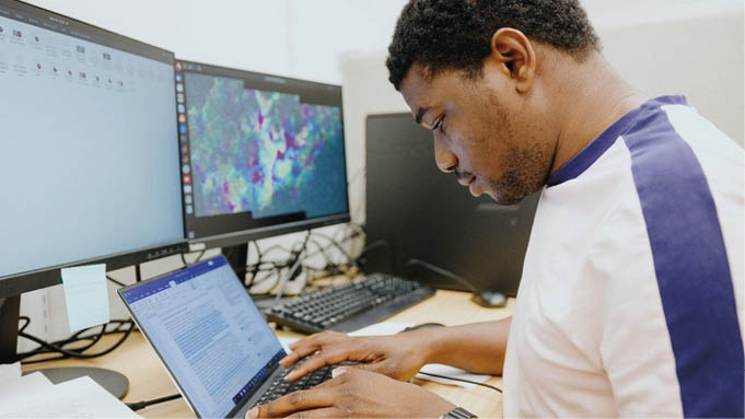 Utilizando dados obtidos por satélite, Leonard Ohenhen mapeou toda a Costa Leste para demonstrar como a inclusão da subsidência do solo revela que muitas áreas são mais vulneráveis a inundações e erosão do que se pensava anteriormente