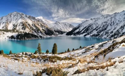 Lago Almaty/ Cazaquistao - iStock.com