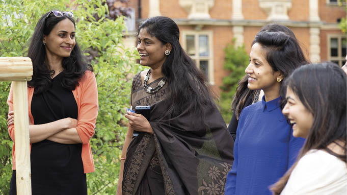 A Dra. Radhika Khosla discute seu trabalho no Centro Oxford-Índia para o Desenvolvimento Sustentável e os objetivos mais amplos do centro, uma parceria única e dinâmica entre Oxford e a Índia