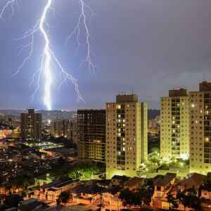 Brasil pode chegar a 100 milhões de raios por ano com mudanças climáticas Foto: Guilerms