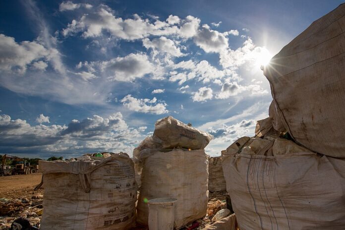 Lixão_municipal_de_Balsas,_localizado_no_Bairro_Nova_Tresidela_(41916678462) Foto: Amazônia Real