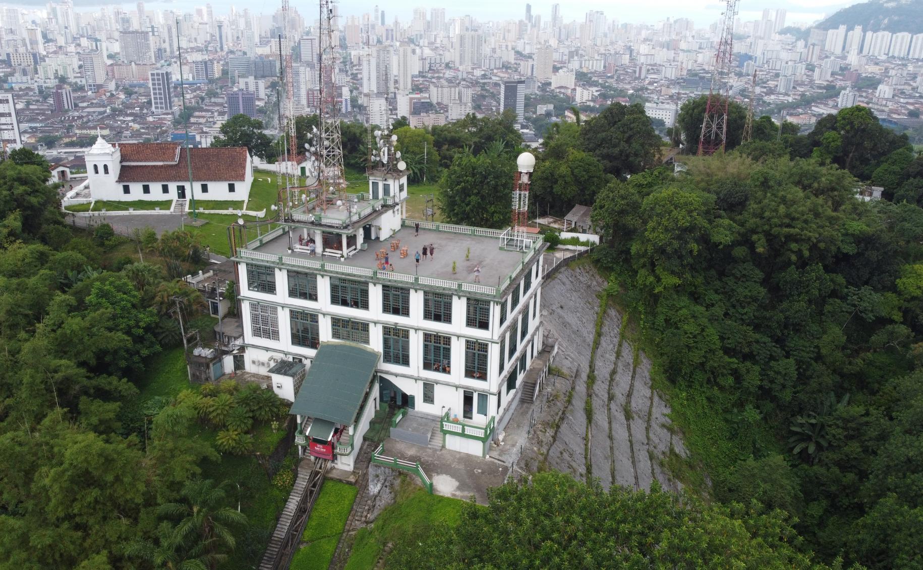 Justiça climática redefine planejamento urbano no Brasil 1 Monte Serrat - Pref. Santos