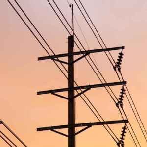 Enterrar os fios é bom, mas o que fazemos com o que sobra em cima? Reprodução