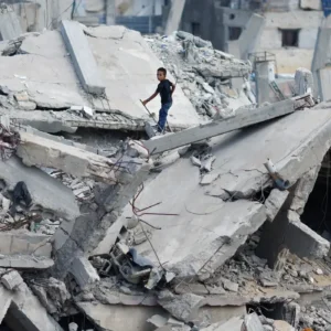 A guerra contra a natureza: O rastro invisível de destruição ambiental nos conflitos REUTERS/MOHAMMED SALEM/PROIBIDA REPRODUÇÃO