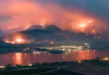 El agua potable sigue en riesgo años después de los incendios A água potável do Canadá pode permanecer em risco muito tempo depois que os incêndios florestais se extinguem