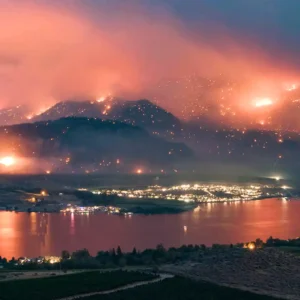 A água potável corre risco muito tempo depois de incêndios florestais A água potável do Canadá pode permanecer em risco muito tempo depois que os incêndios florestais se extinguem