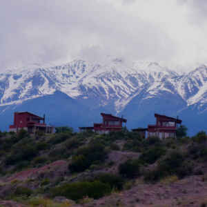 Como as montanhas fabricam chuvas e desertos ao redor do globo Reprodução - Mulher.com.br