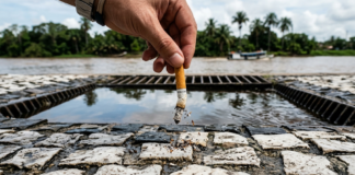 O perigo invisível das bitucas de cigarro que poluem as águas e ameaçam a saúde
