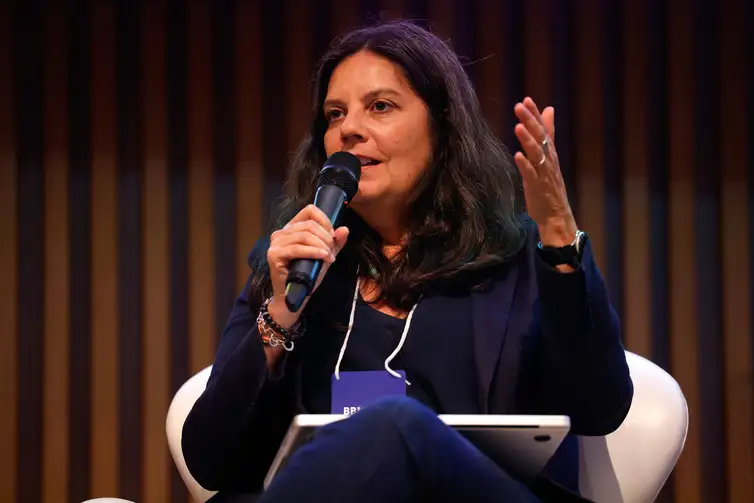 Regina Rodrigues destaca os riscos de conflitos causados pelas mudanças climáticas- Tânia Rêgo/Agência Brasil