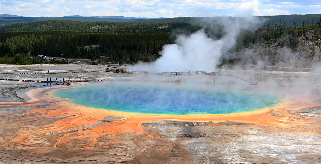 1280px grand prismatic spring yellowstone national park 3646969937