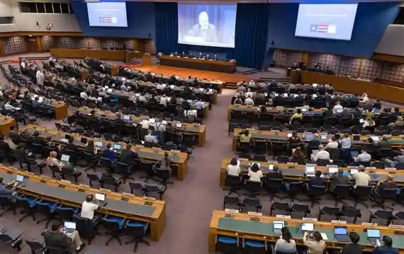 O presidente Jim Skea encerrando a 64ª Sessão do IPCC