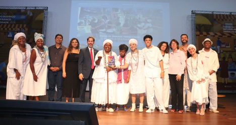 b26f1b69 15b0 410d ae32 2a897320d2e3