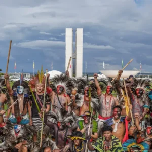 Transição energética justa e territórios indígenas: como a criação de FFZs e o direito à consulta prévia podem redefinir a estratégia climática global