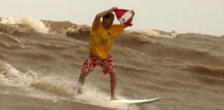 Como o surfe na pororoca do Rio Amazonas atrai atletas mundiais e impulsiona o turismo sustentável na região
