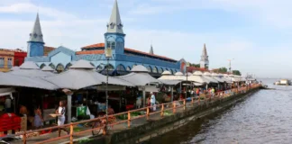 Como o imponente Ver-o-Peso reúne mais de mil barracas para consagrar a maior feira ao ar livre de toda a América Latina Como o imponente Ver-o-Peso reúne mais de mil barracas para consagrar a maior feira ao ar livre de toda a América Latina