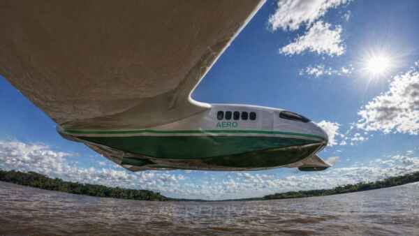 Veiculo da amazonense AeroRiver permite voar poucos metros acima da agua divulgacao