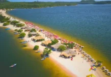 Como a vazante do rio Tapajós cria as famosas praias de água doce em Alter do Chão no verão amazônico