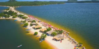 Como a vazante do rio Tapajós cria as famosas praias de água doce em Alter do Chão no verão amazônico