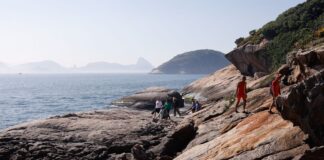 Trilha nas Ilhas Cagarras é aberta ao público no Rio de Janeiro Trilha nas Ilhas Cagarras é aberta ao público no Rio de Janeiro