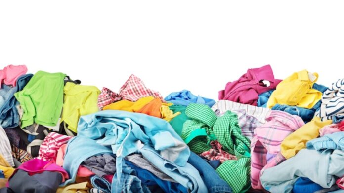 Europa propõe imposto de reciclagem para roupas e calçados Europa propõe imposto de reciclagem para roupas e calçados