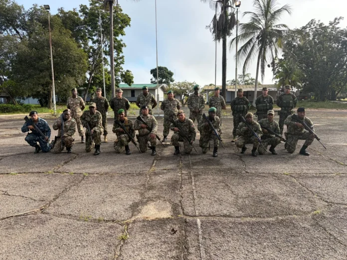Militares Brasileiros Compartilham Técnicas de Guerra na Selva no Suriname