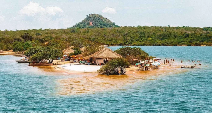 Alter do Chão: O Caribe Amazônico com praias que somem 7 meses/ano Alter do Chão: O Caribe Amazônico com praias que somem 7 meses/ano
