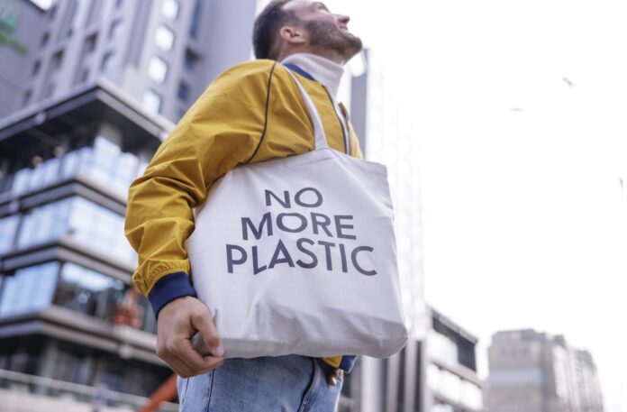 Cidades globais reinventam gestão do plástico para frear crise climática Cidades globais reinventam gestão do plástico para frear crise climática