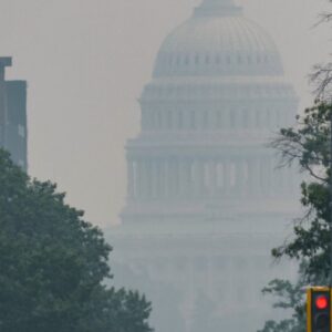 Trump Ameaça Canadá com Novas Tarifas por Fumaça de Incêndios Trump Ameaça Canadá com Novas Tarifas por Fumaça de Incêndios