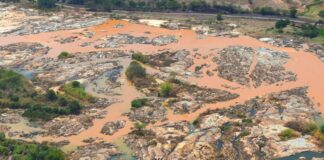 Barragens de rejeitos ameaçam abastecimento de 6 milhões em MG Barragens de rejeitos ameaçam abastecimento de 6 milhões em MG