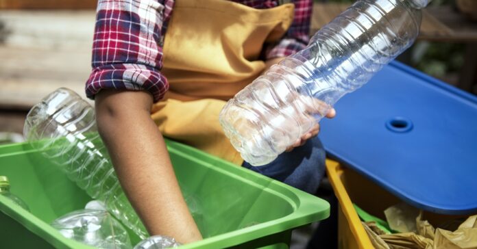 Projeto aprova desconto em contas de água e luz por reciclagem Projeto aprova desconto em contas de água e luz por reciclagem