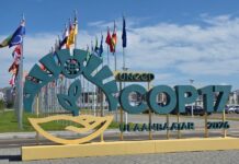 COP17 reúne 23 mil pessoas na Mongólia, expõe bloqueios dos EUA e cobra do Brasil meta para o solo COP17 reúne 23 mil pessoas na Mongólia, expõe bloqueios dos EUA e cobra do Brasil meta para o solo