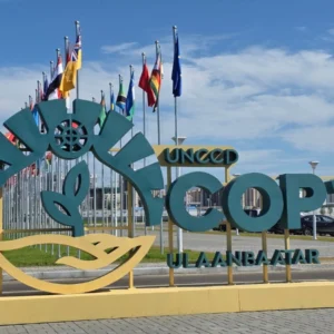 COP17 reúne 23 mil pessoas na Mongólia, expõe bloqueios dos EUA e cobra do Brasil meta para o solo COP17 reúne 23 mil pessoas na Mongólia, expõe bloqueios dos EUA e cobra do Brasil meta para o solo