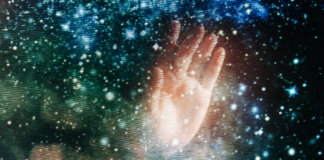 Trilhões de neutrinos atravessam seu corpo por segundo, enquanto múons vindos do espaço chegam à superfície Trilhões de neutrinos atravessam seu corpo por segundo, enquanto múons vindos do espaço chegam à superfície