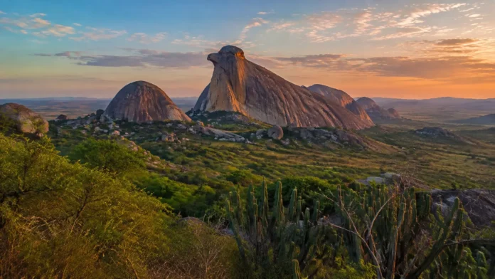 monolitos-quixada-ceara-pedra-galinha-choca