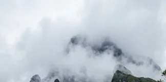 Pico da Neblina chega a 2.995 metros, quase 3 mil, na fronteira com a Venezuela e exige dias de trilha entre nuvens Pico da Neblina chega a 2.995 metros, quase 3 mil, na fronteira com a Venezuela e exige dias de trilha entre nuvens