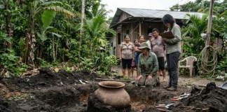 Uma obra doméstica escava um terreno comum, encontra urnas funerárias e revela cemitérios indígenas sob casas na Amazônia Uma obra doméstica escava um terreno comum, encontra urnas funerárias e revela cemitérios indígenas sob casas na Amazônia