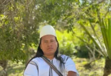 Jovem arhuaco caminha 4 horas para estudar, vira arqueólogo e propõe pesquisa sem ferir a Terra Jovem arhuaco caminha 4 horas para estudar, vira arqueólogo e propõe pesquisa sem ferir a Terra
