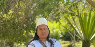 Jovem arhuaco caminha 4 horas para estudar, vira arqueólogo e propõe pesquisa sem ferir a Terra Jovem arhuaco caminha 4 horas para estudar, vira arqueólogo e propõe pesquisa sem ferir a Terra