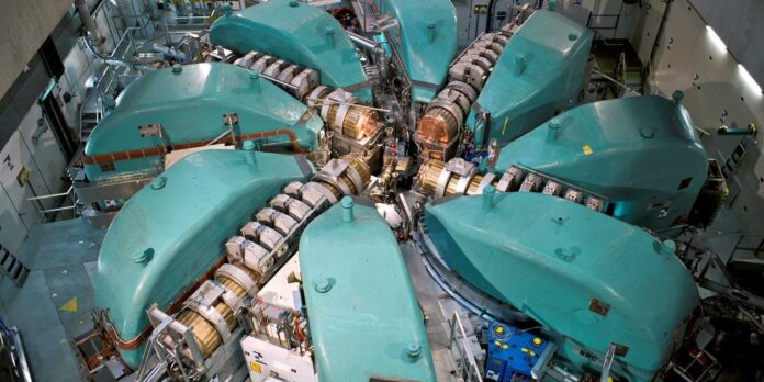 Feixe de átomos exóticos pode testar a gravidade de Einstein e revelar uma possível quinta força Feixe de átomos exóticos pode testar a gravidade de Einstein e revelar uma possível quinta força