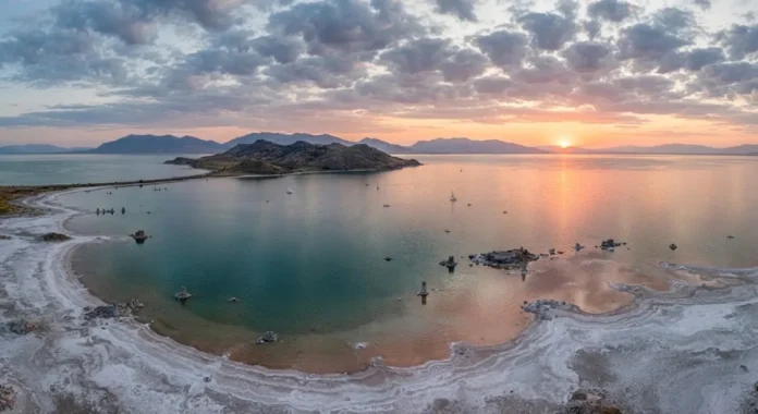 Lago dos EUA ficou 10 vezes maior em dois períodos e voltou a ser salgado quando o clima secou Lago dos EUA ficou 10 vezes maior em dois períodos e voltou a ser salgado quando o clima secou