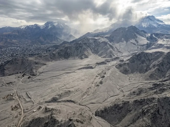 Erupção cobriu área maior que seis Santiagos e preservou pistas sobre a formação lenta dos Andes Erupção cobriu área maior que seis Santiagos e preservou pistas sobre a formação lenta dos Andes