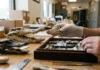 Pesquisadores comparam fragmento de focinho com acervos de vários países para nomear jacaré extinto Melanosuchus latrubessei Pesquisadores comparam fragmento de focinho com acervos de vários países para nomear jacaré extinto Melanosuchus latrubessei