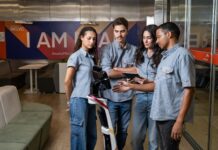 Mais de 500 vagas de estágio chegam a 11 estados e levam estudantes à rotina da indústria do aço Mais de 500 vagas de estágio chegam a 11 estados e levam estudantes à rotina da indústria do aço