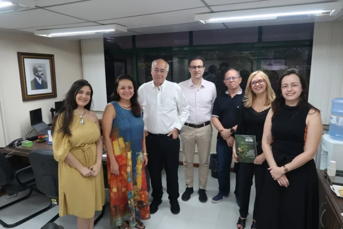 Com 209 profissionais em Manaus, Einstein e Fiocruz Amazônia articulam pesquisa para a saúde da região Com 209 profissionais em Manaus, Einstein e Fiocruz Amazônia articulam pesquisa para a saúde da região
