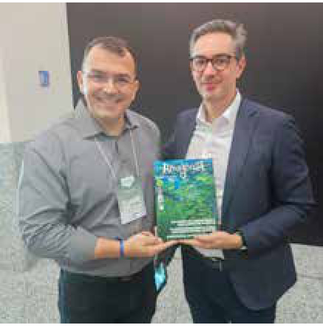 Expo & Congresso Brasileiro de Mineração 2026 9 Gustavo Pimenta, presidente da Vale, com Rodrigo Hühn, CEO da Revista Amazônia.